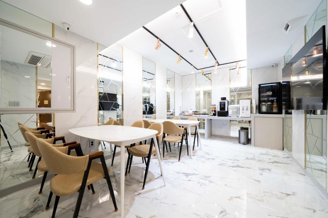 Ytt Hotel Пусан Экстерьер фото