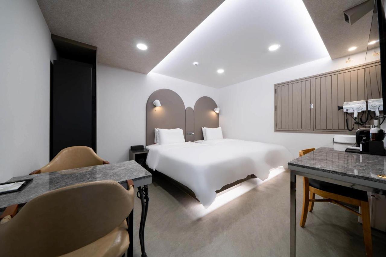 Ytt Hotel Пусан Экстерьер фото